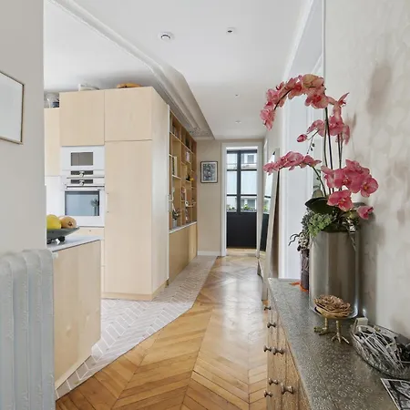 Familial 7 Personnes -entre Opera Et Montmartre By Weekome Apartment
