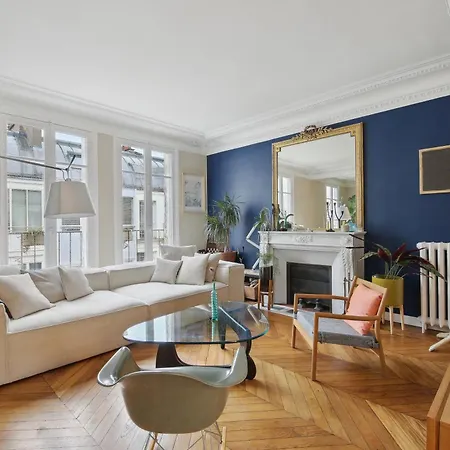 Familial 7 Personnes -entre Opera Et Montmartre By Weekome Paris