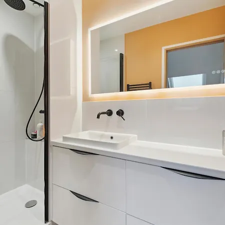 Familial 7 Personnes -entre Opera Et Montmartre By Weekome * Paris